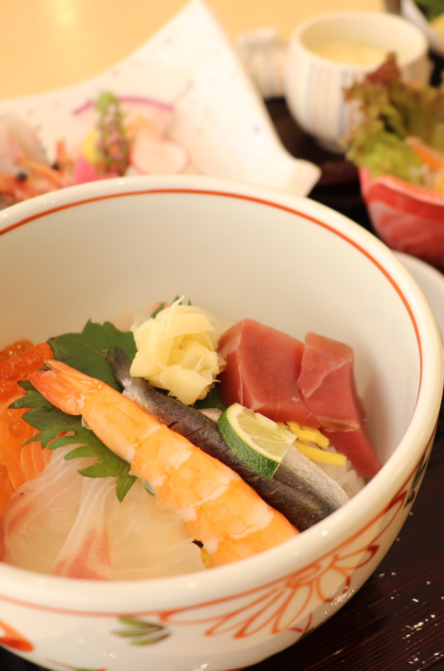 総社市「国民宿舎サンロード吉備路」がリニューアル!ランチ・ベーカリー・温泉・宿泊の魅力を紹介